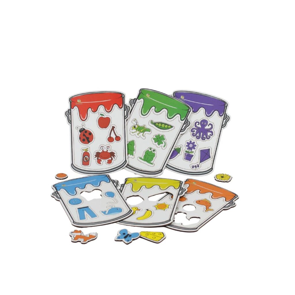 Balde de Cores da Materiais para Brincar, mostrando 6 baldes coloridos e figuras magnéticas de animais e objetos.