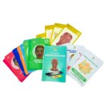 Baralho Miofuncional em Realidade Aumentada, com uma carta mostrando um modelo 3D de um músculo da face, e um celular ao lado exibindo a aplicação.