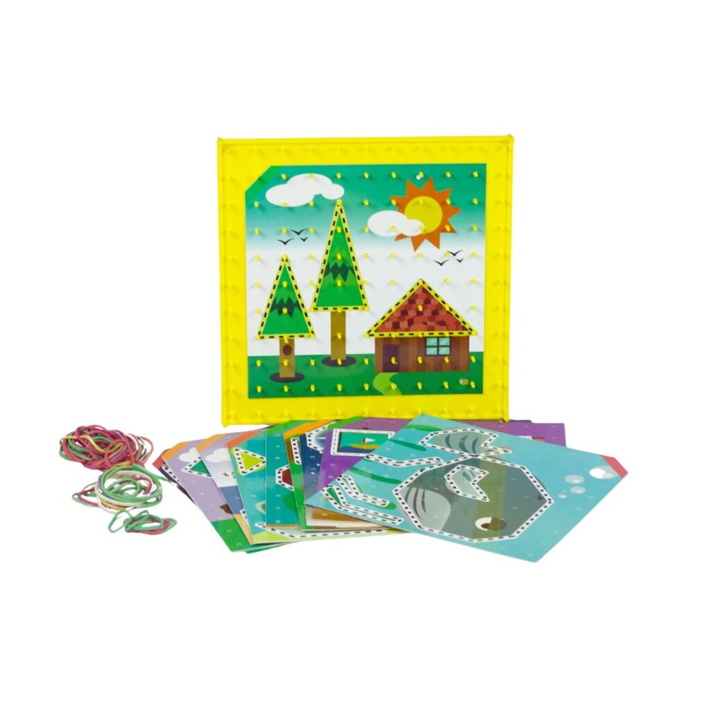 Kit Centro de Atividades Placa de Pinos da Materiais Para Brincar, mostrando uma placa de pinos de plástico com elásticos coloridos esticados formando um quadrado.
