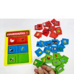 Jogo de associações Combinações, da Materiais para Brincar, com uma placa de MDF e 54 peças coloridas.