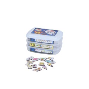 Kit de Fichas Magnéticas Fonemas Fricativos da Materiais Para Brincar, mostrando as 60 figuras magnéticas em uma superfície metálica, agrupadas por fonema. As ilustrações são claras para cada som, como "faca" para o fonema F.