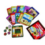 Jogo do Calendário da Materiais Para Brincar, mostrando vários cenários de madeira para cada mês do ano, com algumas fichas de MDF já posicionadas no mês correto, como uma ficha de árvore de Natal no cenário de dezembro.