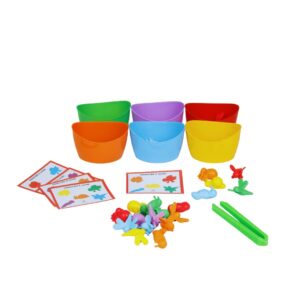 Kit Montessori Insetos da Materiais para Brincar, com 6 potes coloridos, pinça e várias miniaturas de insetos.